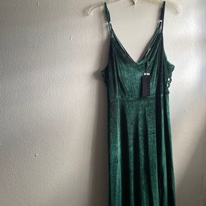 Elegant velvet green dress
